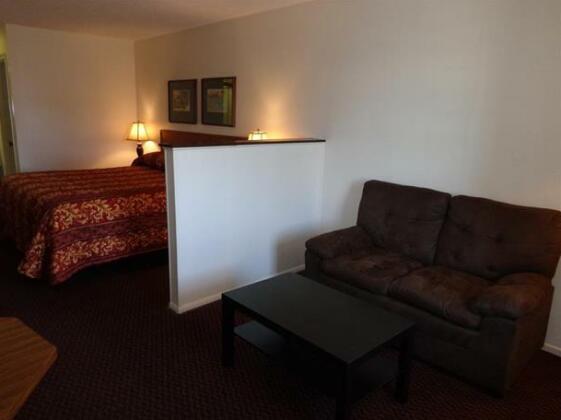 Windcrest Inn and Suites - Photo4