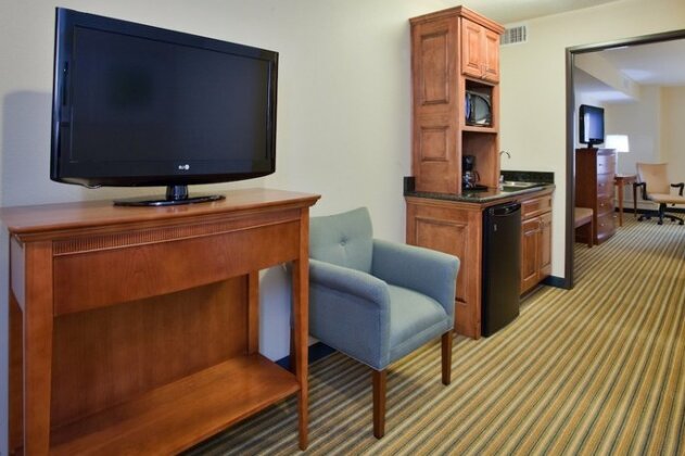 Holiday Inn Express Hotel & Suites Fredericksburg - Photo4