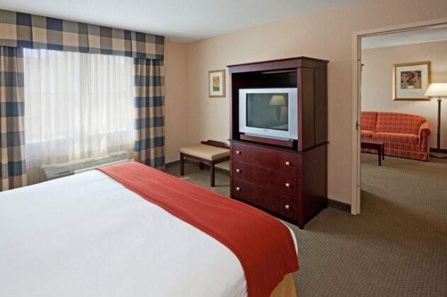 Holiday Inn Express & Suites Freeport - Photo4
