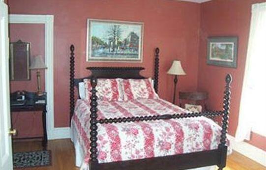James Place Inn Bed and Breakfast - Photo4