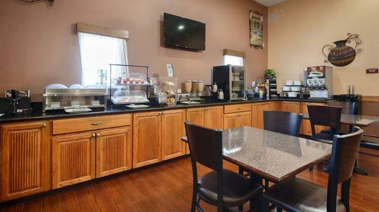 Best Western Windwood Inn & Suites - Photo5
