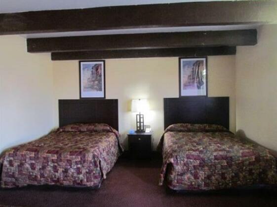 Budget Inn & Suites Freer - Photo4
