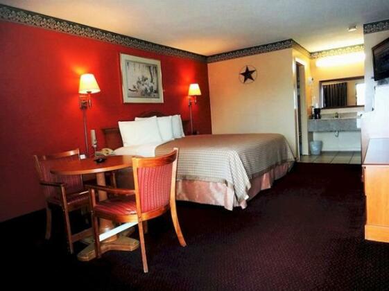 Freer Executive Inn - Photo5