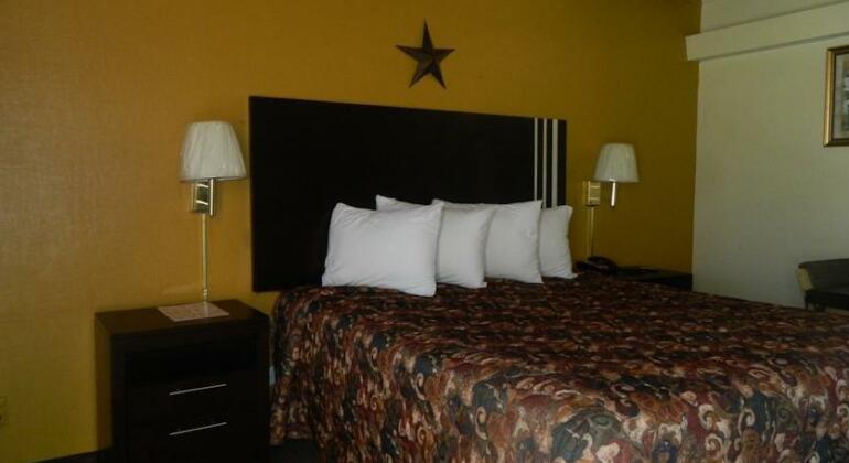 Freer Motel - Photo2