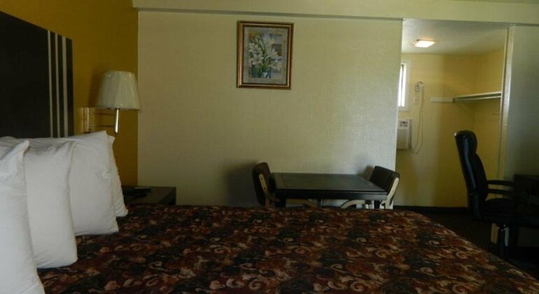 Freer Motel - Photo3
