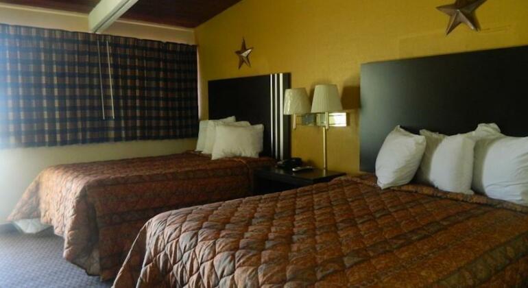 Freer Motel - Photo4