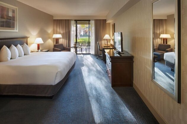 DoubleTree by Hilton Hotel Newark-Fremont - Photo5