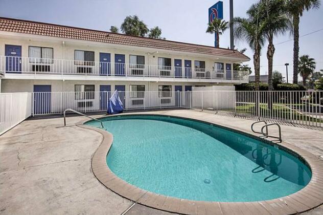 Motel 6 Fresno - North Barcus Avenue - Photo4