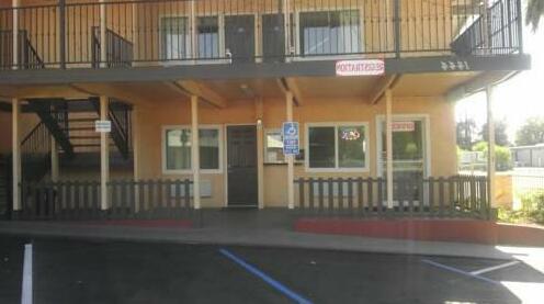 Travel Inn and Suites Fresno - Photo5