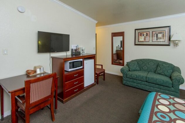 Travelodge by Wyndham Fresno Convention Center Area - Photo5