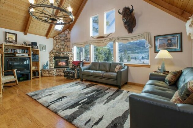 Two-Bedroom Cabin with Loft in Frisco - Photo2