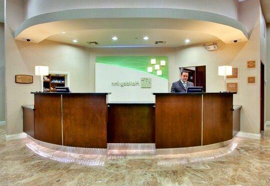 Holiday Inn Hotel & Suites Anaheim - Fullerton - Photo2