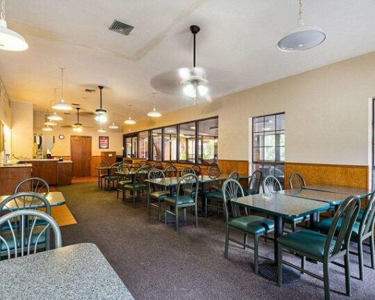 Econo Lodge Inn & Suites Fulton Rockport - Photo4