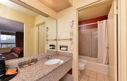 Country Hearth Inn & Suites Gainesville - Photo2