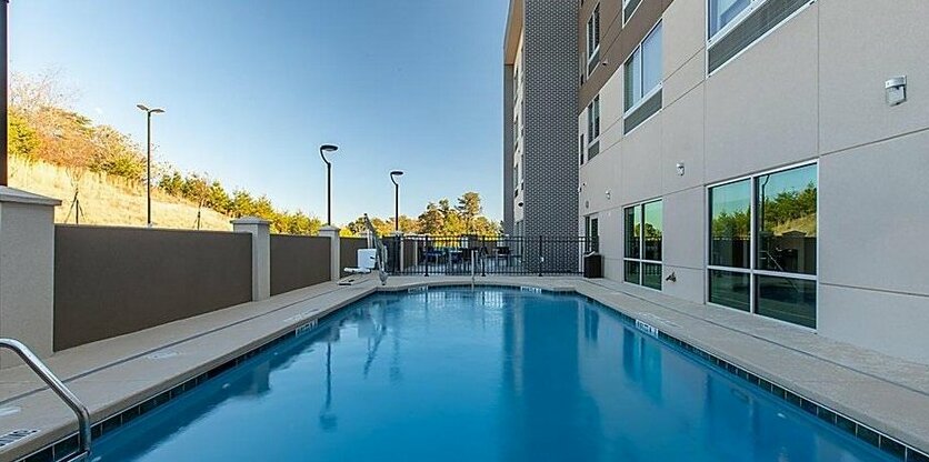 Holiday Inn Express & Suites Gainesville - Lake Lanier Area - Photo3