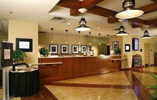 Paramount Plaza Hotel & Suites Gainesville - Photo2