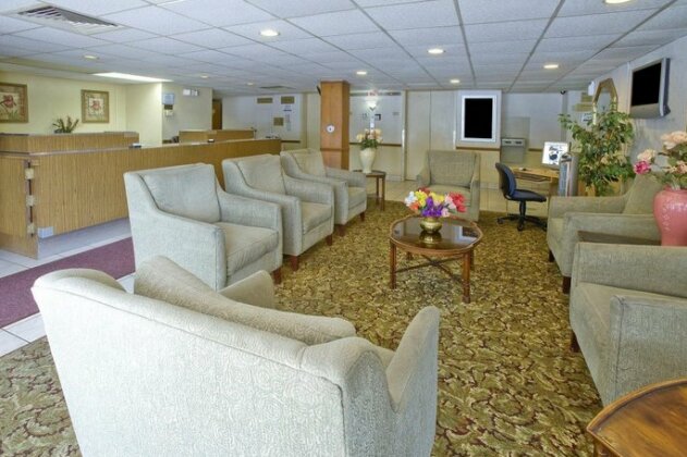 Broadview Inn Suites - Photo2