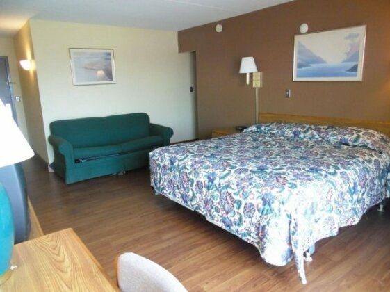 Broadview Inn Suites - Photo4