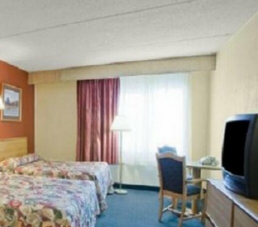 Broadview Inn Suites - Photo5