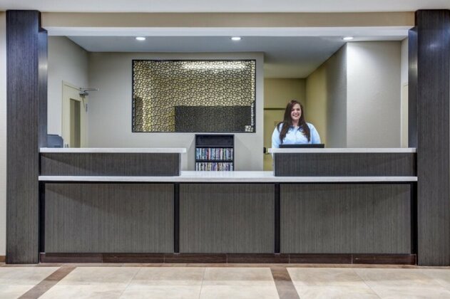 Candlewood Suites Cut Off - Photo4