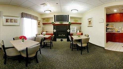Red Roof Inn & Suites Galloway - Photo2
