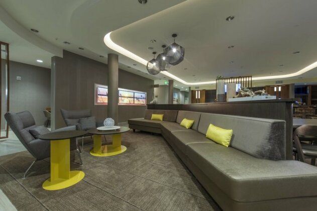 SpringHill Suites by Marriott Gallup - Photo2