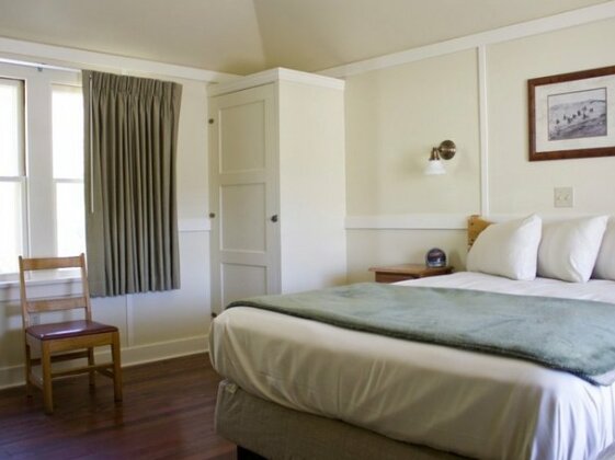 Mammoth Hot Springs Hotel & Cabins - Photo3