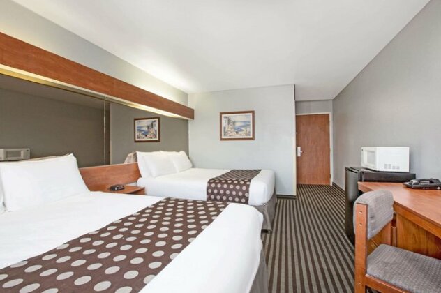 Microtel Inn & Suites by Wyndham Garland/Dallas - Photo4