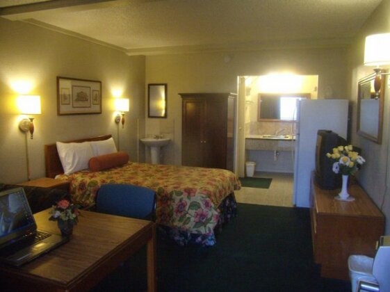 Express Inn and Suites Gastonia - Photo4