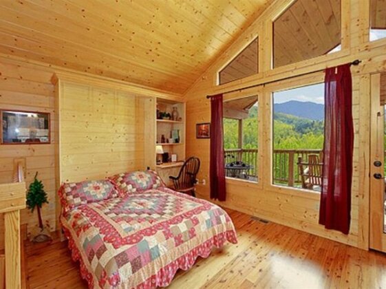 Bear Den - Photo2