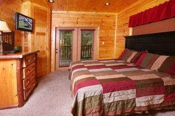 Bearskin Lodge - Photo5