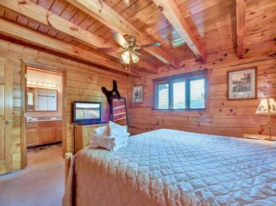 Dreamweaver 2 Bedrooms Hot Tub Mountain View Grill WiFi Sleeps 5 - Photo4
