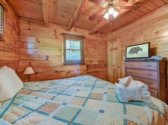 Dreamweaver 2 Bedrooms Hot Tub Mountain View Grill WiFi Sleeps 5 - Photo5