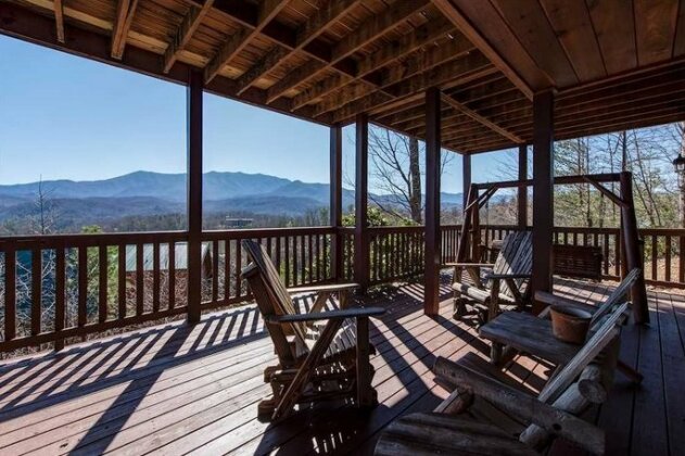 Majestic Point Lodge 5 Bedroom Mountain View Home with Hot Tub - Photo2