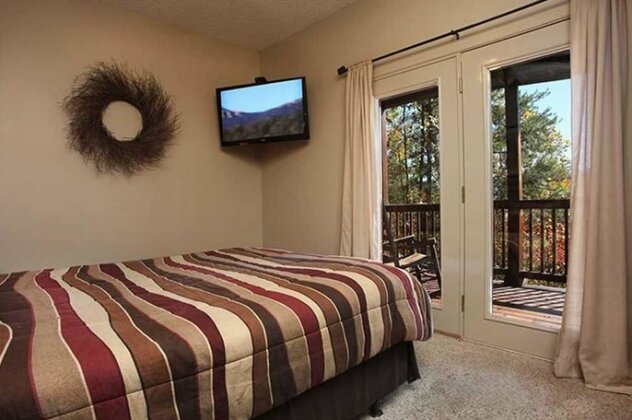 On Eagle's Wings 2 Bedrooms Hot Tub Theater Pool Access Sleeps 8 - Photo5