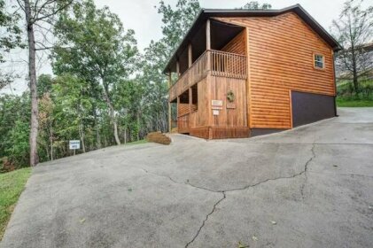 Twin View 2 Bedroom Mountain View Home with Hot Tub