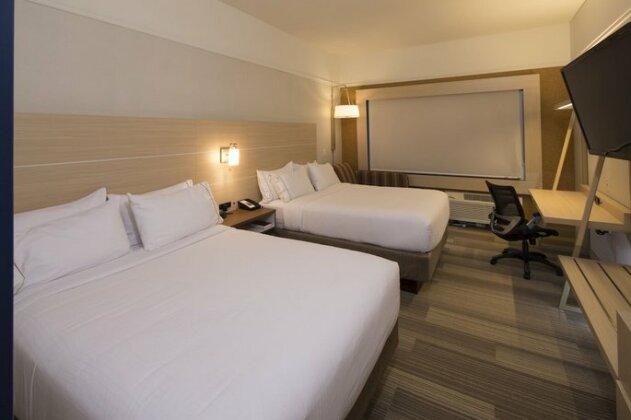 Holiday Inn Express & Suites - Gaylord - Photo5