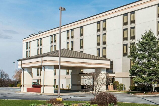 Quality Inn & Suites Johnstown - Photo3