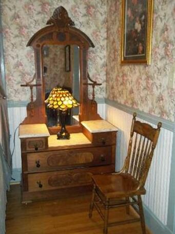 A Sentimental Journey Bed and Breakfast - Photo4
