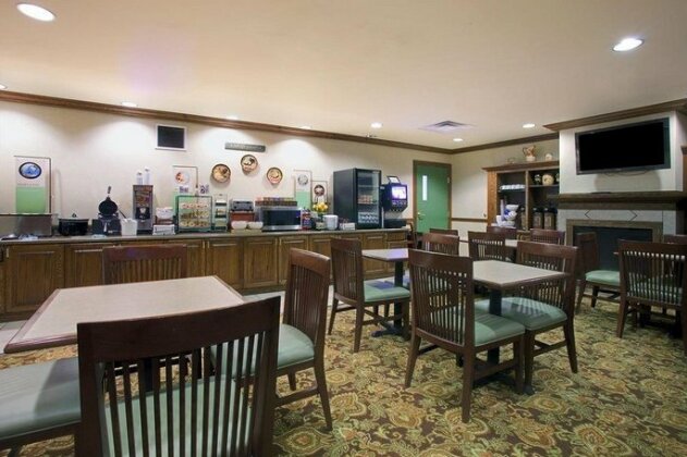 Country Inn & Suites by Radisson Gillette WY - Photo5