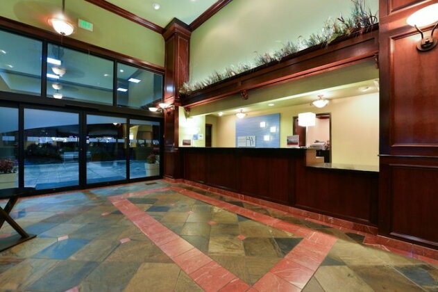 Holiday Inn Express Portland SE - Clackamas Area - Photo4