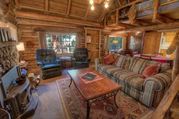 Peace in Authentic Log Cabin - Photo2