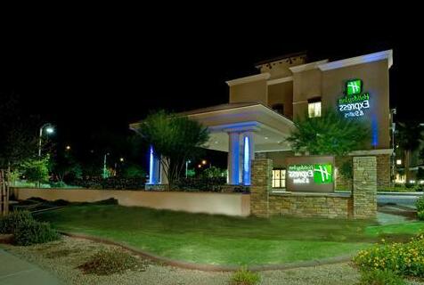 Holiday Inn Express Hotel & Suites Phoenix-Glendale - Photo2