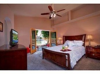 Glendale Vacation Homes - Photo2