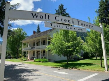 Wolf Creek Inn & Tavern