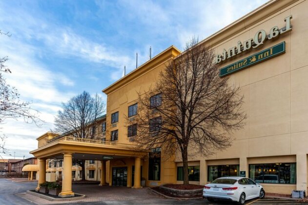 La Quinta Inn & Suites Milwaukee Bayshore Area