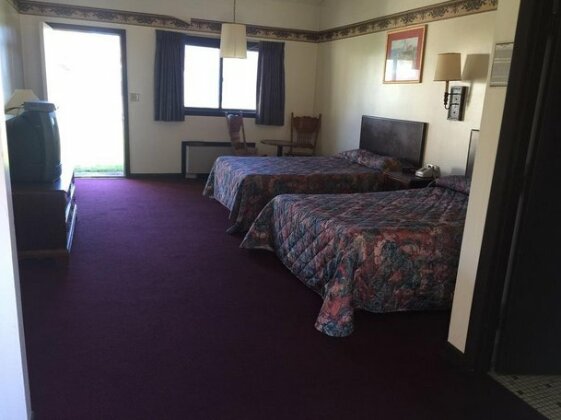 Captain's Lodge Motel - Photo2