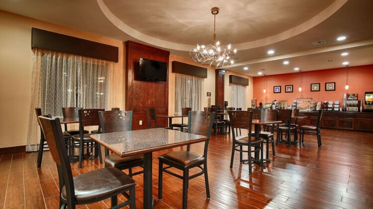 Best Western Plus Goliad Inn & Suites - Photo5