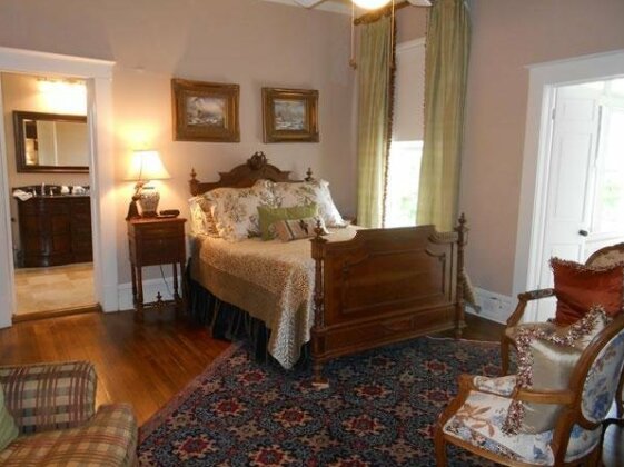 Boothe House Bed and Breakfast - Photo2