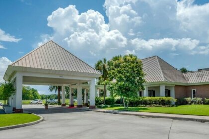 Clarion Inn Conference Center Gonzales